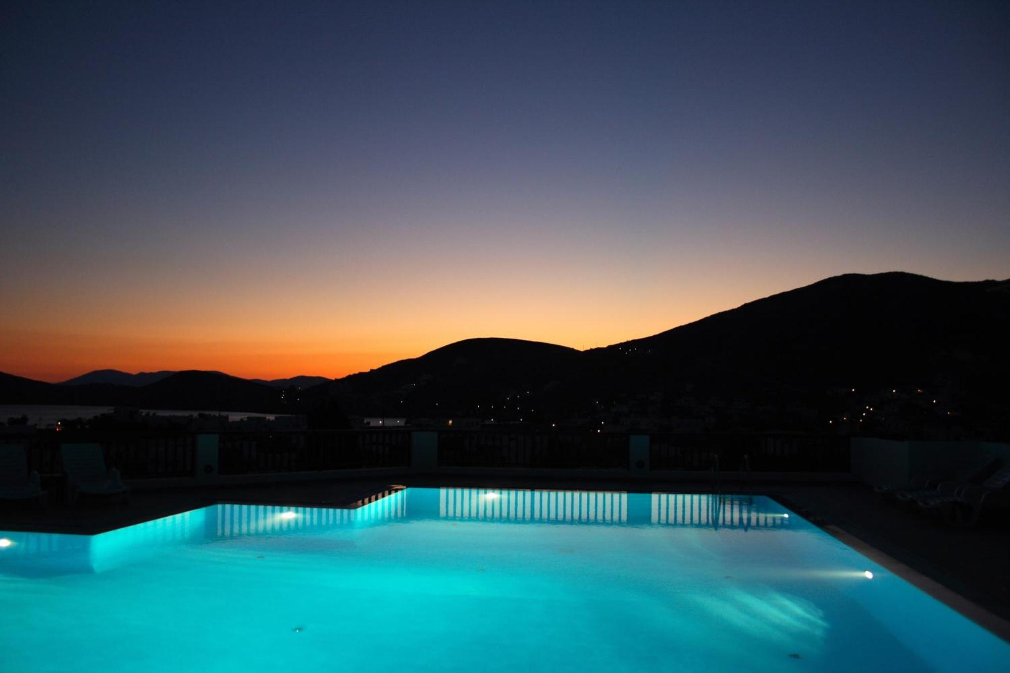Golden Sun Aparthotel Chora  Buitenkant foto