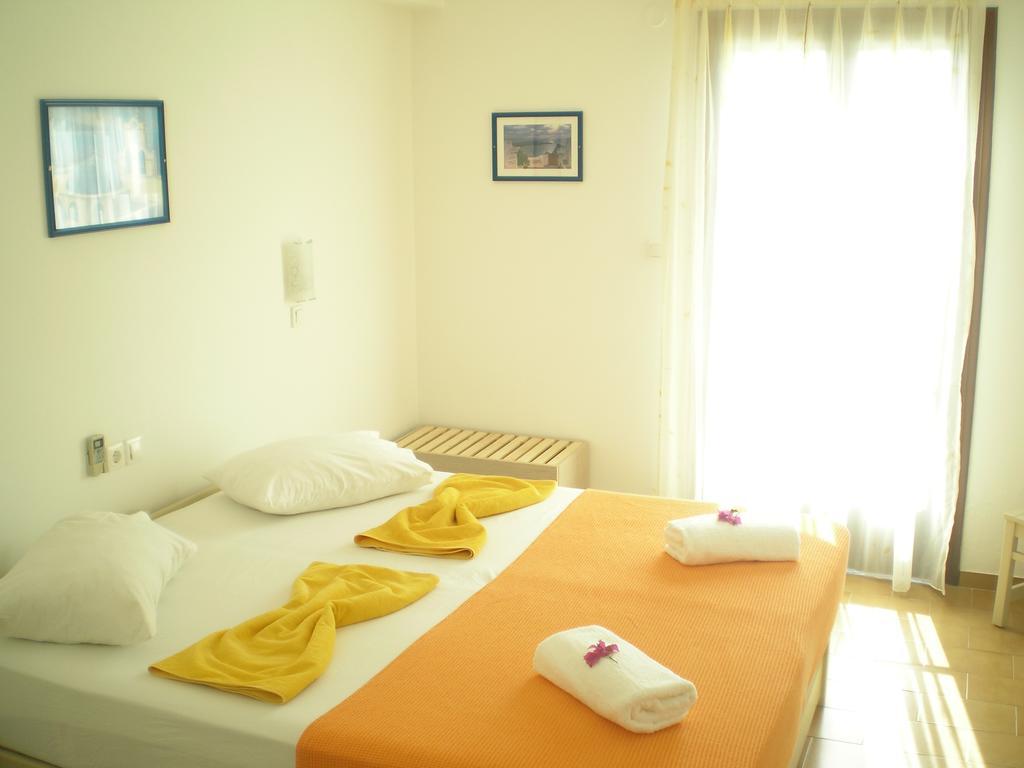 Golden Sun Aparthotel Chora  Kamer foto
